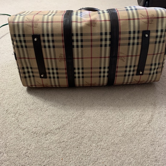 Authetic Burberry Duffle Bag - Picture 6 of 8